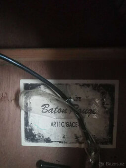 Prodám elektroakustickou kytaru Baton Rouges ladičkou - 6