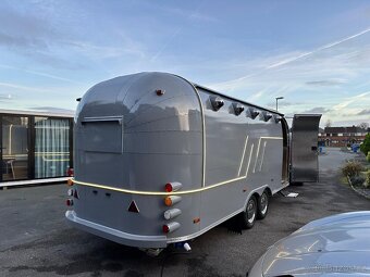 Food truck gastro přívěs v stylu Airstream 580 cm - 6