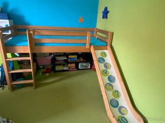 Vyvýšená postel Domestav Masiv s klouzačkou - 6