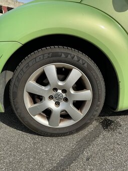 Volkswagen New Beetle - 6