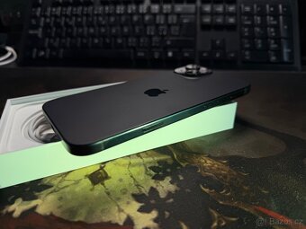 iPhone 15 plus 256GB černý - 6