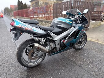 Kawasaki zx9r - 6