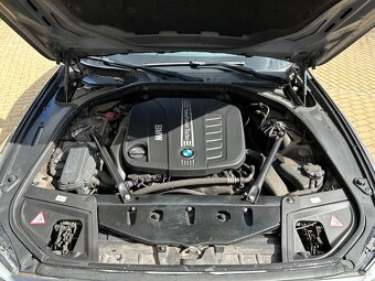 BMW F10 530D Manuál 2012 - 6