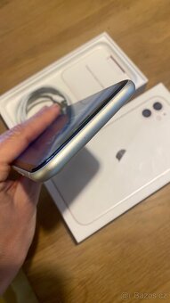 iPhone 11 64GB bily, dobry stav - 6