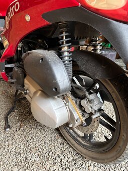 Skůtr 125ccm - 6