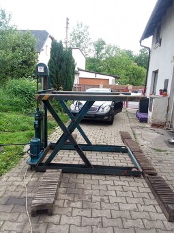 Nůžkový zvedák do 2t - 6