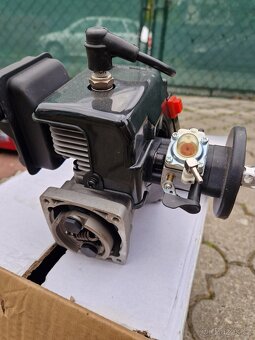 prodám RC model 1/6 Carbonfighter - 6