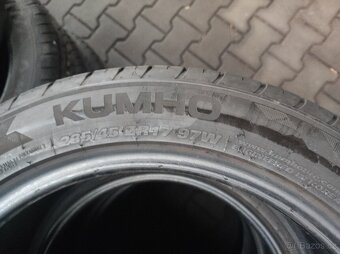 235/45 zr17 97W..kumho Ecsta letní - 6