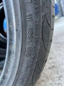 Pneu 225/40/18 dot1118 - 6