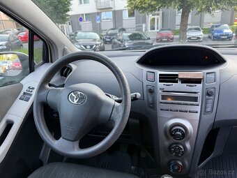 Prodám vozidlo Toyota Yaris, benzín 1,33, 6. stupňová MP - 6