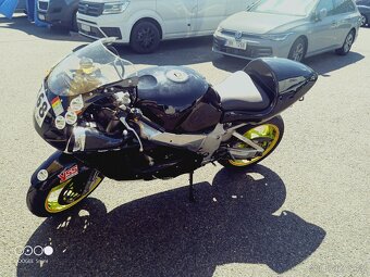 Suzuki GSX-R 750 srad - 6