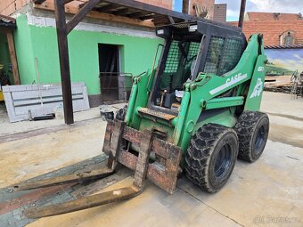 Smykový nakladač Case 85xt vaha 4 nosnost 2T - 6