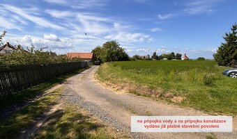 Stavební pozemek kousek za Prahou na klidném místě s výhledm - 6