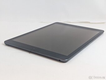 iPad 10.2 (2020) 32gb, WIFI. Baterie 81%. Záruka 6 měs - 6