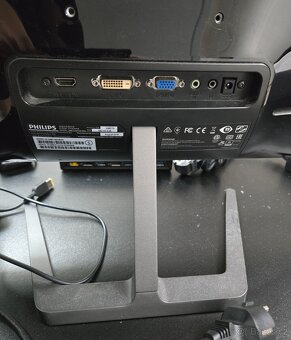 Kompletní sestava Lenovo ThinkCentre M700 TFF+ Monitor - 6