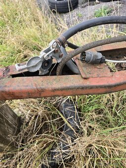 Dvouosý sklopný přívěs za traktor - hydraulika - 6