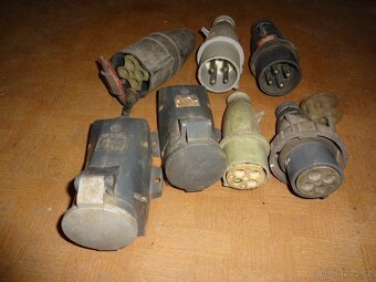 Vypínač a zásuvky - 6