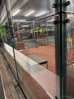 Skleněný prostor / skleněný box (kancelář/stánek) - 6