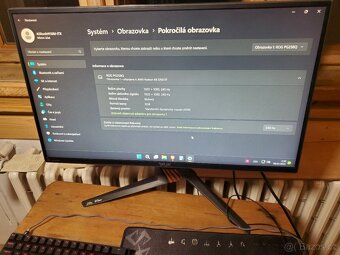240Hz ASUS ROG Swift PG258Q (24,5"), GSync - 6