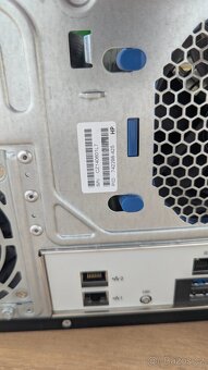 HP ML310e Gen8 v2 - 6