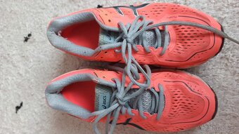 Dívčí botasky Asics-vel.35 - náhradní na tábor, na donošení - 6