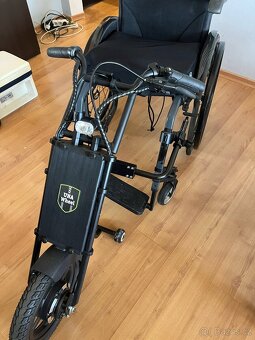 Velka SLEVA Skládací švýcarský invalidní vozík s pohonem - 6