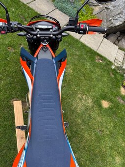 KTM SMC 690 R 2024 - 6