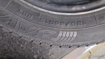 Prodám zimní sadu Citroen,Peugeot 185/65/15 - 6