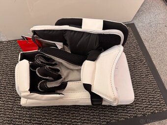 JUNIOR SET LAPAČKA A VYRÁŽEČKA CCM EFLEX 6.5 JR - 6