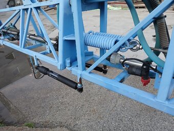 3000l Tažený postřikovač INUMA 3024 - 6