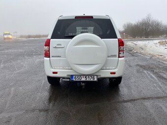 Suzuki Grand Vitara 2,4i 2010 - 6