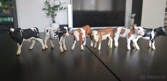 Schleich Farma kráva býk tele - 6