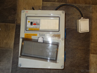 Rozvadec ( abb 12654 ) rozvodnice 1x chranic 2x jistic 2x za - 6