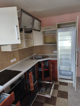 Kuchyňská linka se spotřebiči - 6