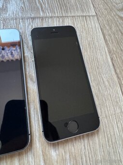 2x Apple iPhone 5s 16GB Černý iOS10 - 6