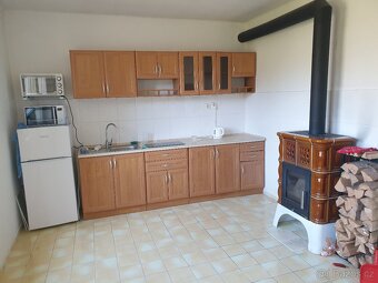 Velký dům + další, pozemek 9.376 m2 - 6