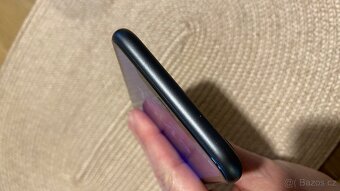 Prodám černý iPhone 11 64GB - 6