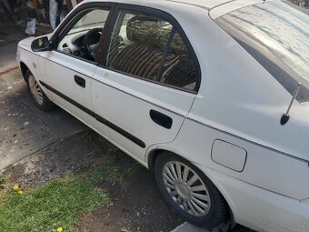 Hyundai Accent - 6