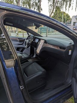 Tesla Model X 75D - 6