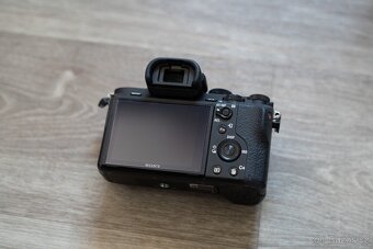 Sony A7 II – pouze tělo + příslušenství - 6