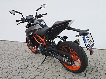 KTM DUKE 390 r.v06/2022,1.majitel. nové v ČR, pouze 1.400 km - 6