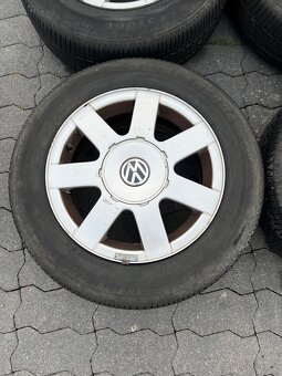 Originální ALU VW 5x112 R15 - pneu 6-7mm - 6