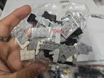 STAVEBNICE Creator Expert 10262 Bondův Aston Martin DB5 - 6