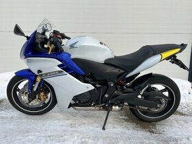 Honda CBR600F - 6