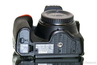Nikon D5600 tělo TOP STAV - 6
