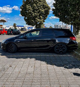 Opel Astra J Sports Tourer ve verzi 1.4 Turbo. - 6