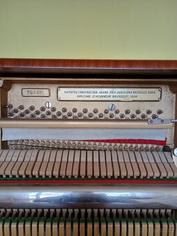 Pianino Petrof 114 k 3 pedály s moderátorem na ztišení - 6