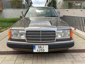Mercedes Benz 300 D - 6