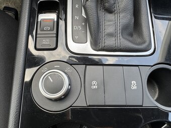 Volkswagen Touareg 3.0TDi Xenony Automat Navi Kamera - 6
