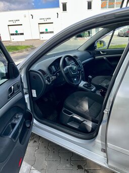 ŠKODA OCTAVIA 2.0 TDI 103 KW 2011 FACELIFT LIFTBACK - 6